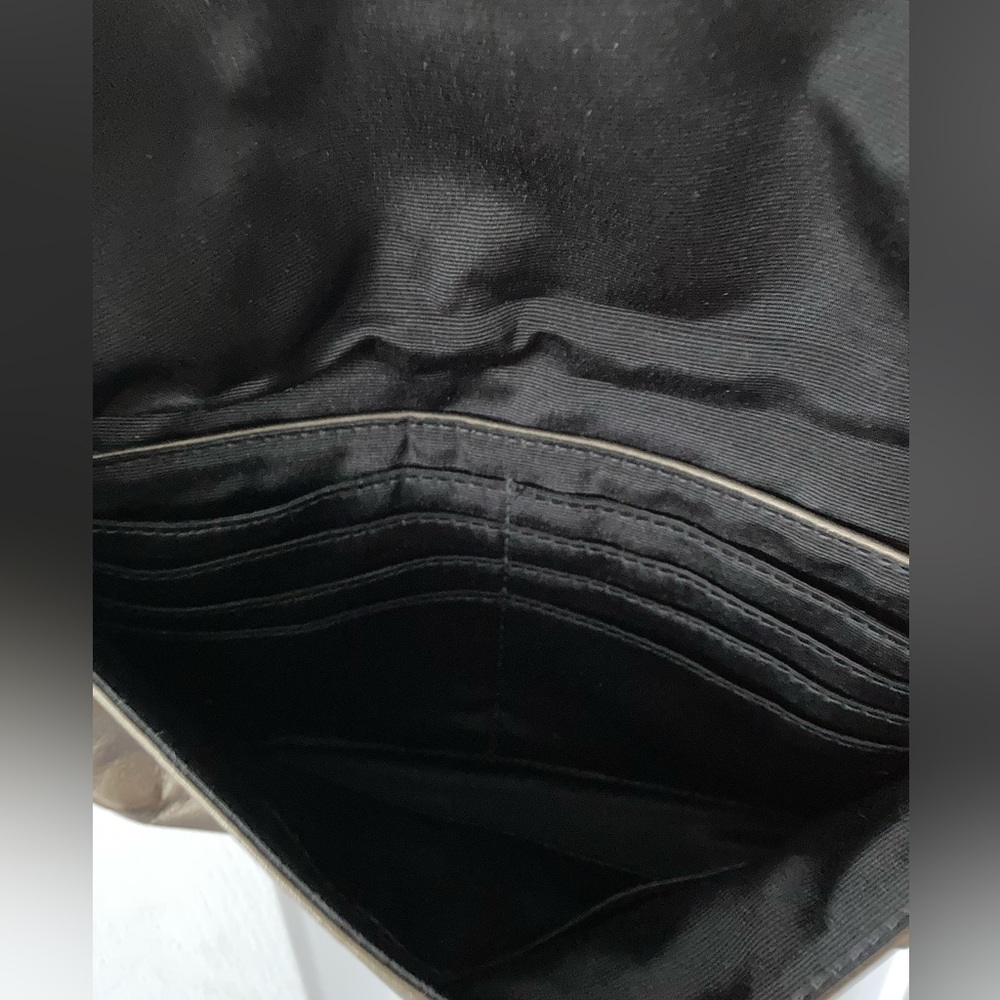 Coach - Picture 5 of 8